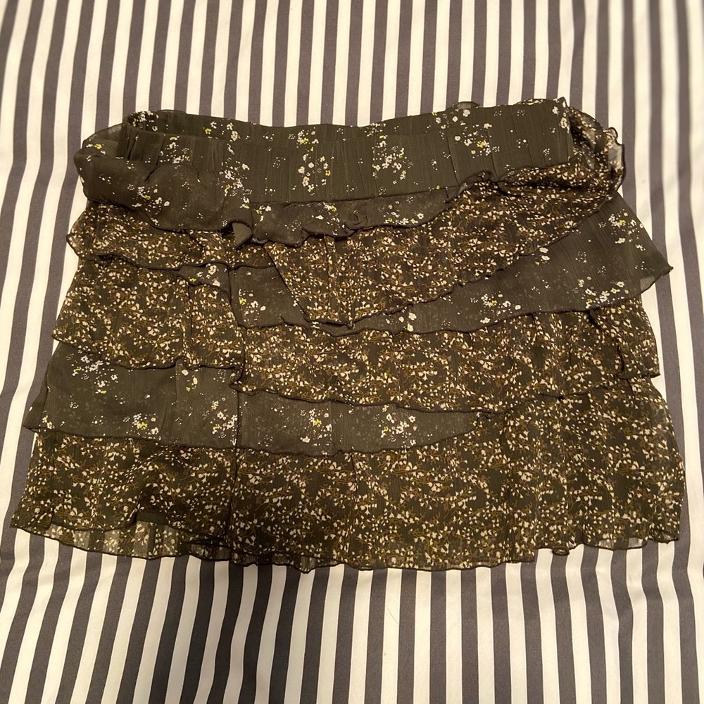 Old Navy ruffled miniskirt